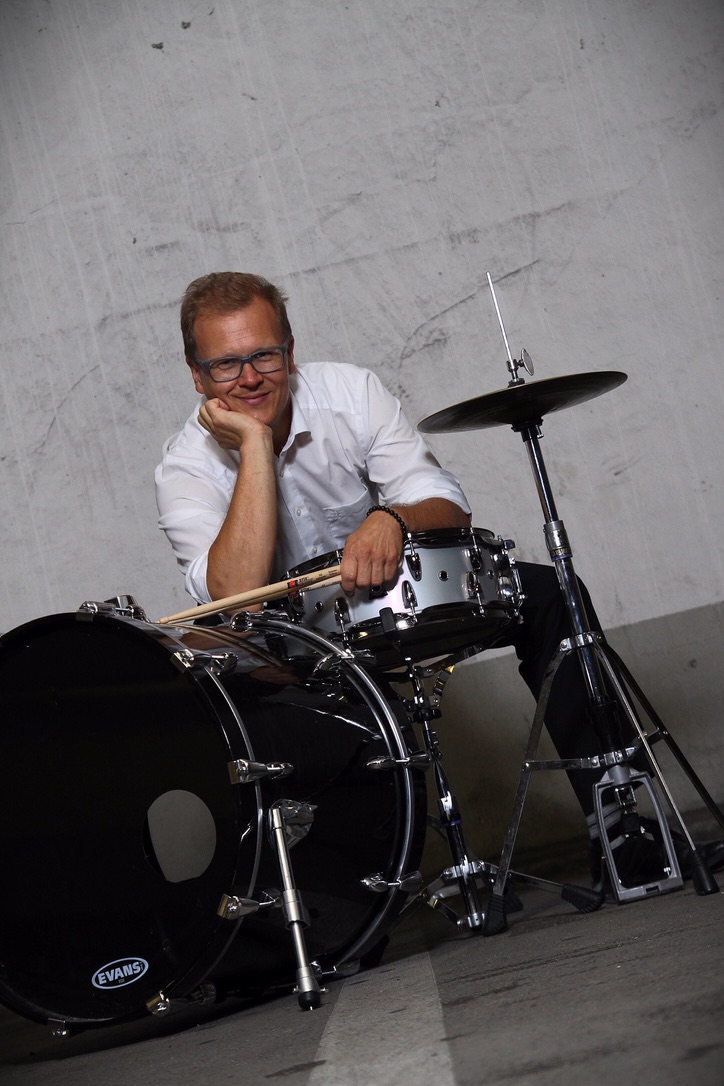 Jens-Henning Gläsker – Musikpädagoge, Schlagzeug, Gitarre, Bass und Klavier bei MusiKreAktiv Detmold